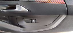 Peugeot e-2008 completo