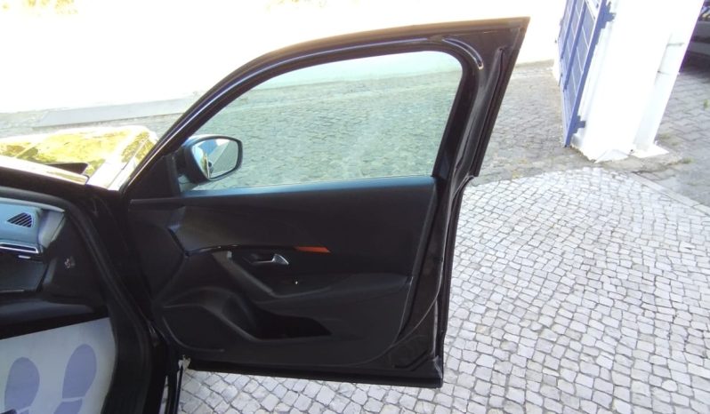 Peugeot e-2008 completo