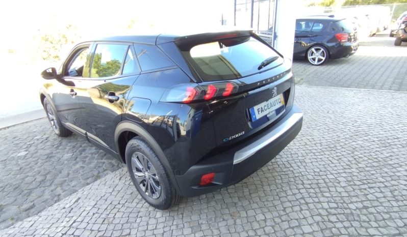 Peugeot e-2008 completo