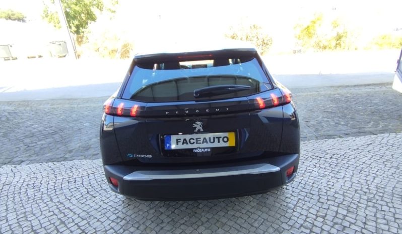 Peugeot e-2008 completo