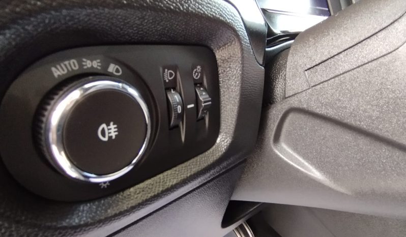 Opel E-Corsa completo