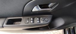Opel E-Corsa completo