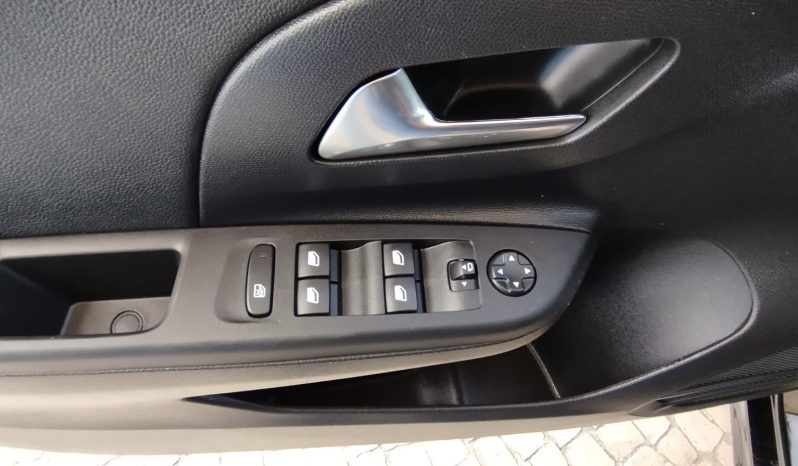 Opel E-Corsa completo