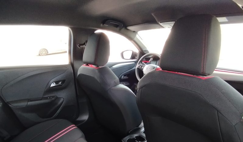 Opel E-Corsa completo
