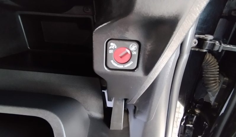 Opel E-Corsa completo