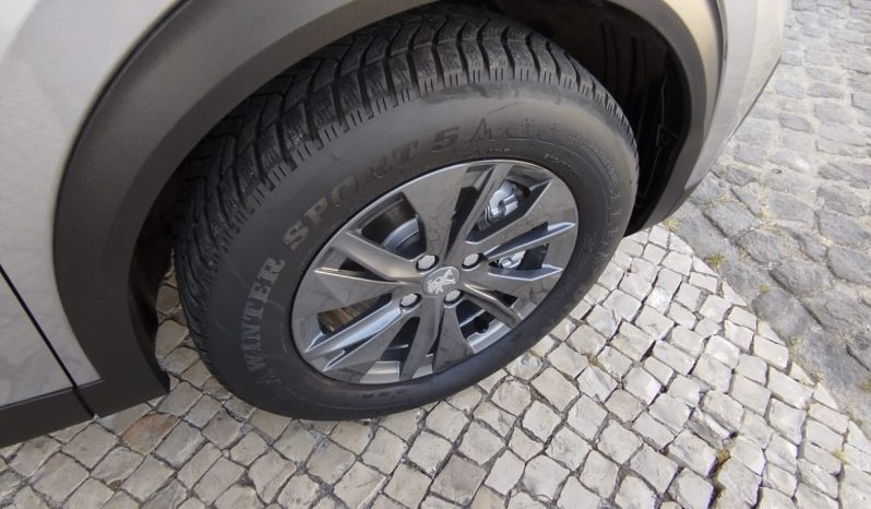 Peugeot e-2008 completo