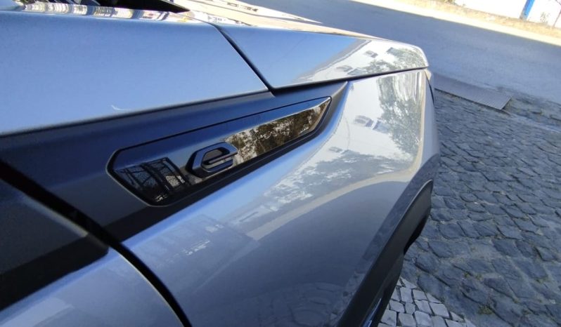 Peugeot e-2008 completo