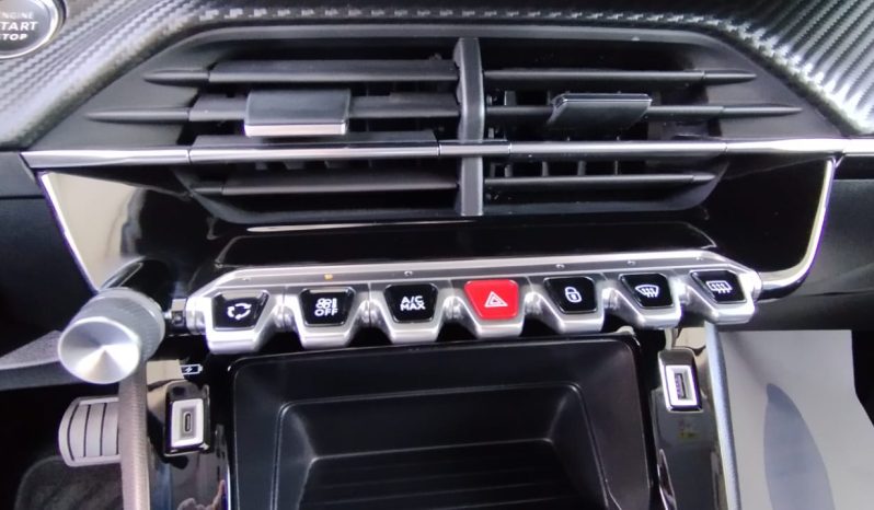 Peugeot e-2008 completo