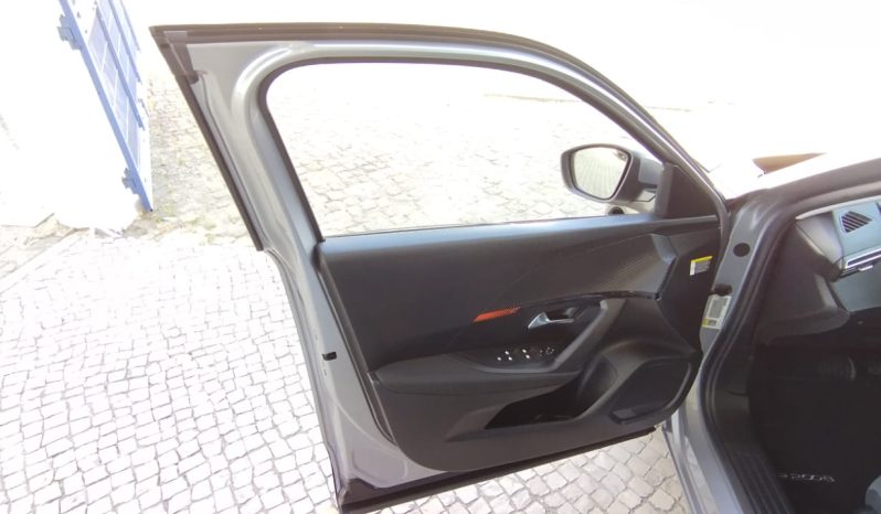 Peugeot e-2008 completo