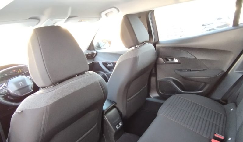 Peugeot e-2008 completo