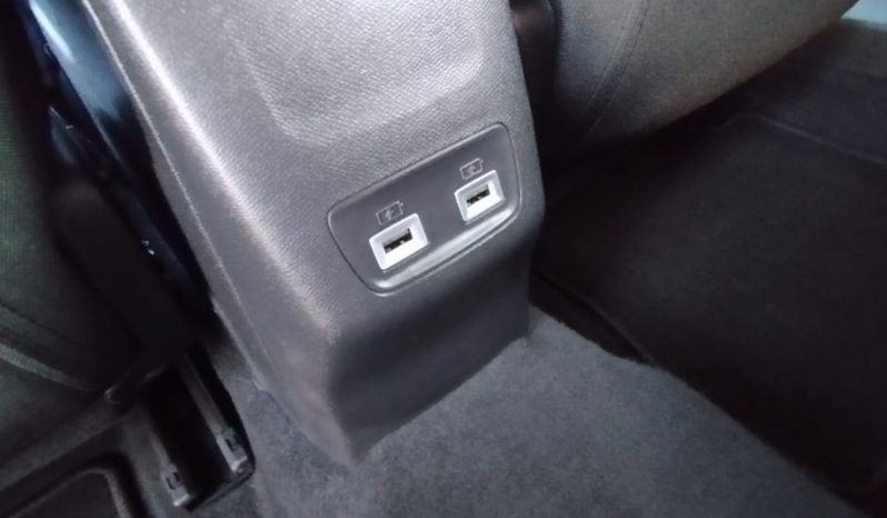 Peugeot e-2008 completo