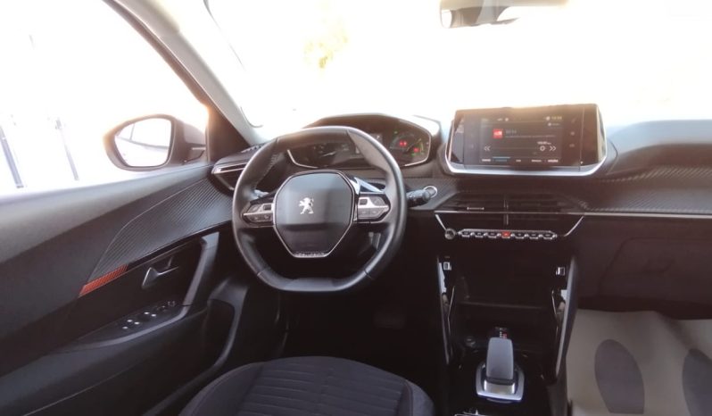 Peugeot e-2008 completo
