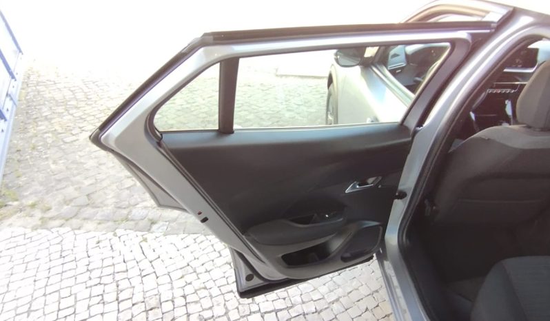 Peugeot e-2008 completo