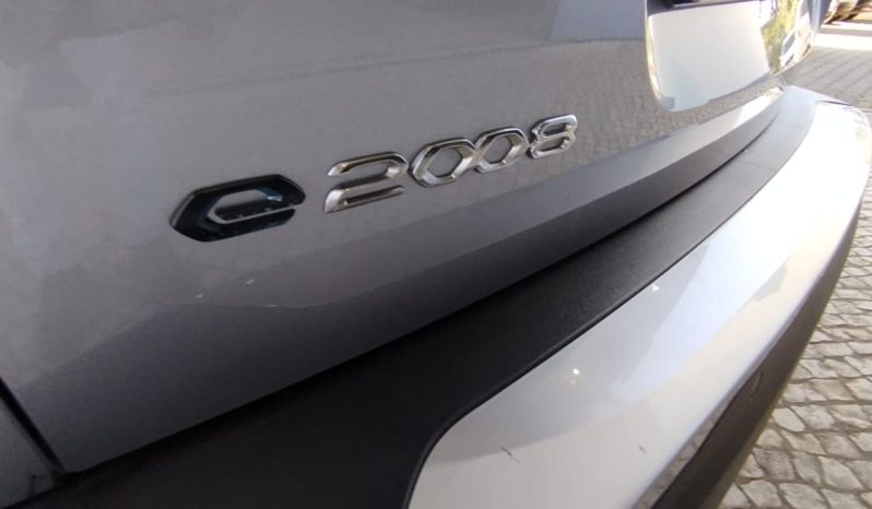 Peugeot e-2008 completo