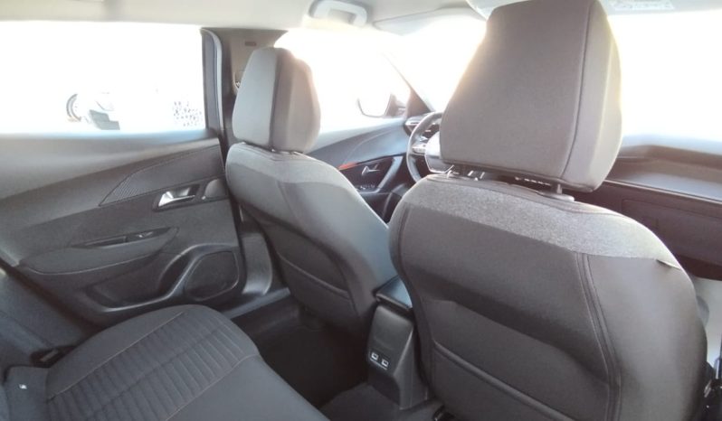 Peugeot e-2008 completo