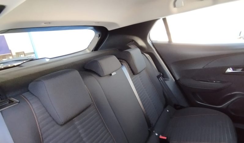 Peugeot e-2008 completo