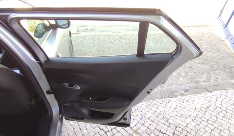 Peugeot e-2008 completo