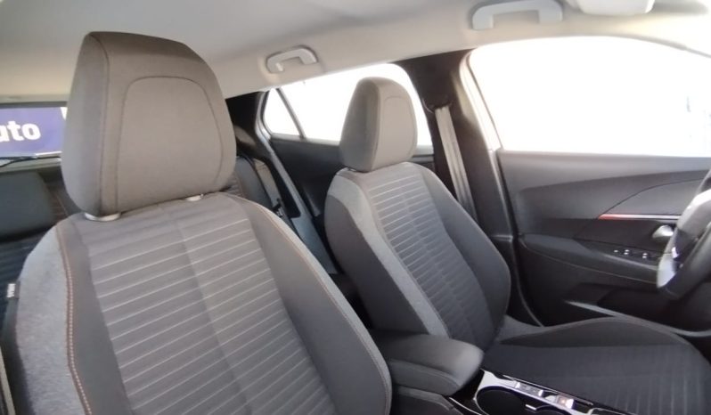 Peugeot e-2008 completo