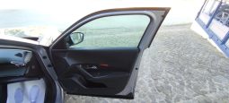 Peugeot e-2008 completo