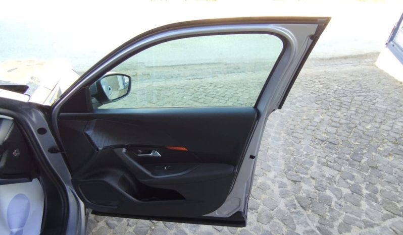 Peugeot e-2008 completo
