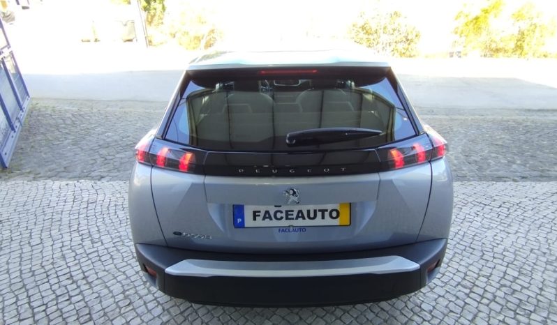Peugeot e-2008 completo