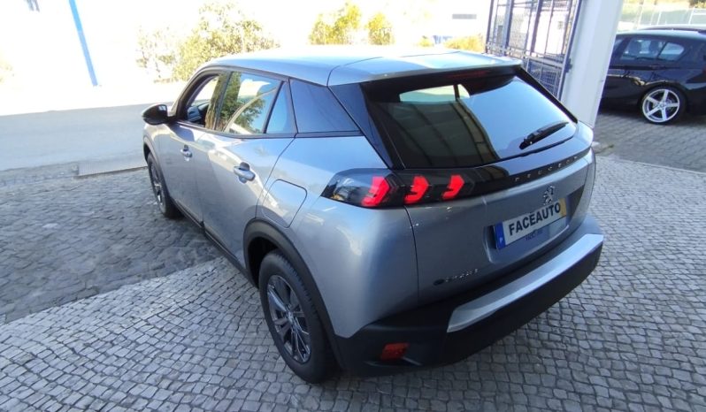 Peugeot e-2008 completo
