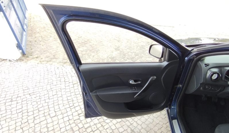 Dacia Logan completo