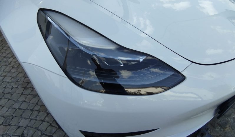 Tesla Model 3 completo