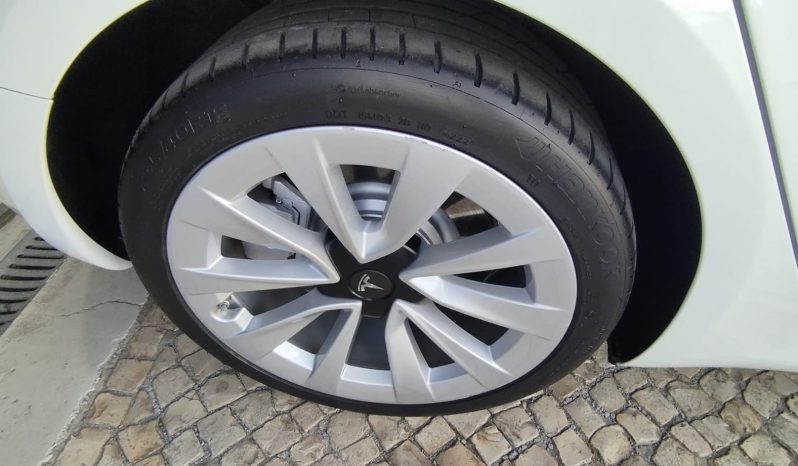 Tesla Model 3 completo