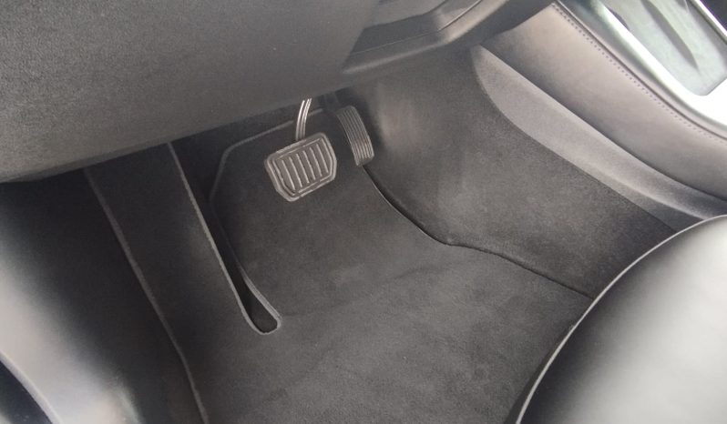 Tesla Model 3 completo