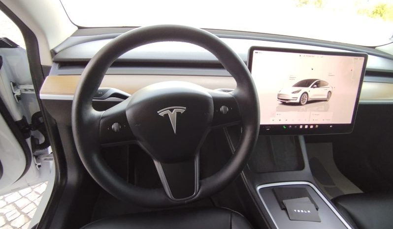 Tesla Model 3 completo