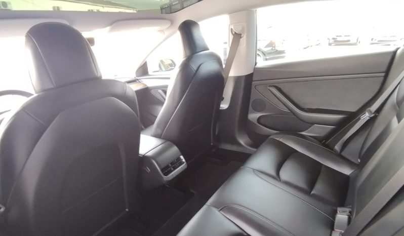 Tesla Model 3 completo