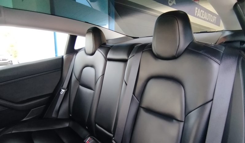 Tesla Model 3 completo