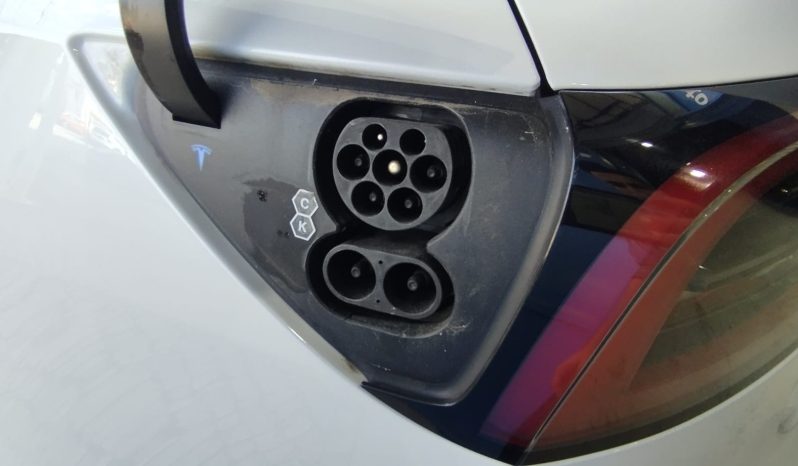 Tesla Model 3 completo