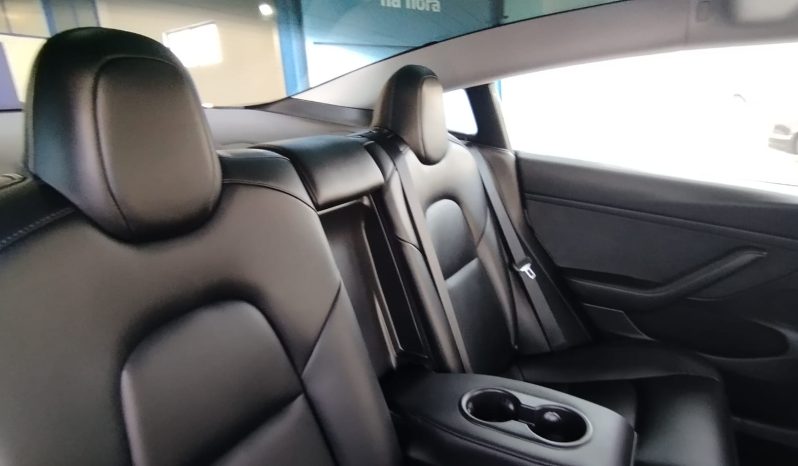 Tesla Model 3 completo