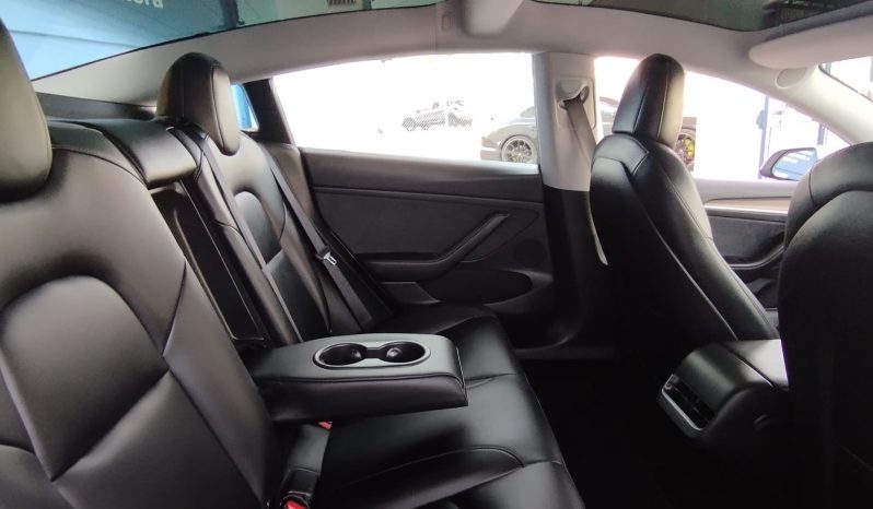 Tesla Model 3 completo