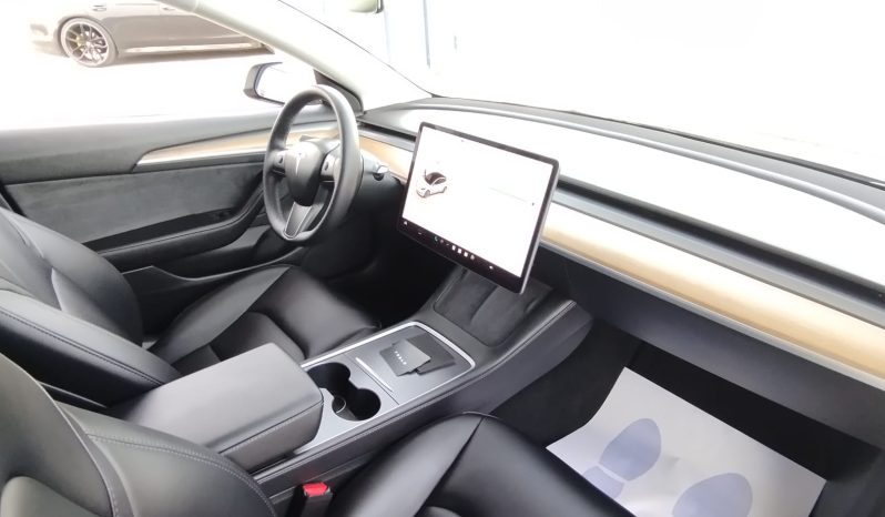 Tesla Model 3 completo