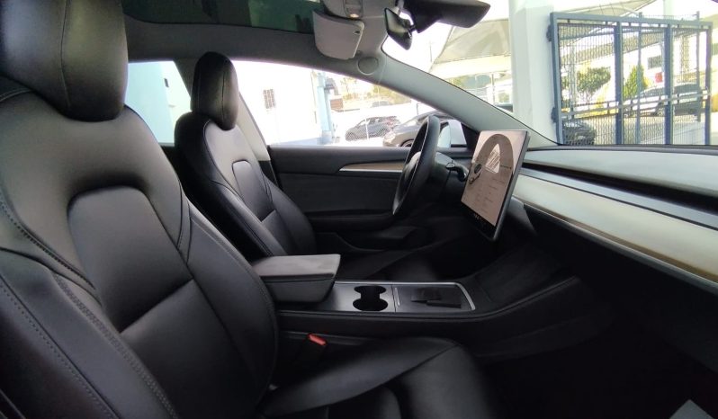Tesla Model 3 completo