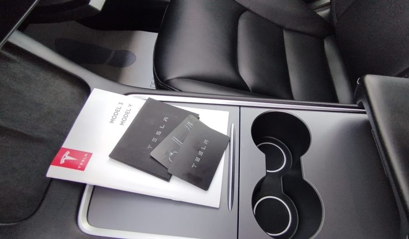 Tesla Model 3 completo