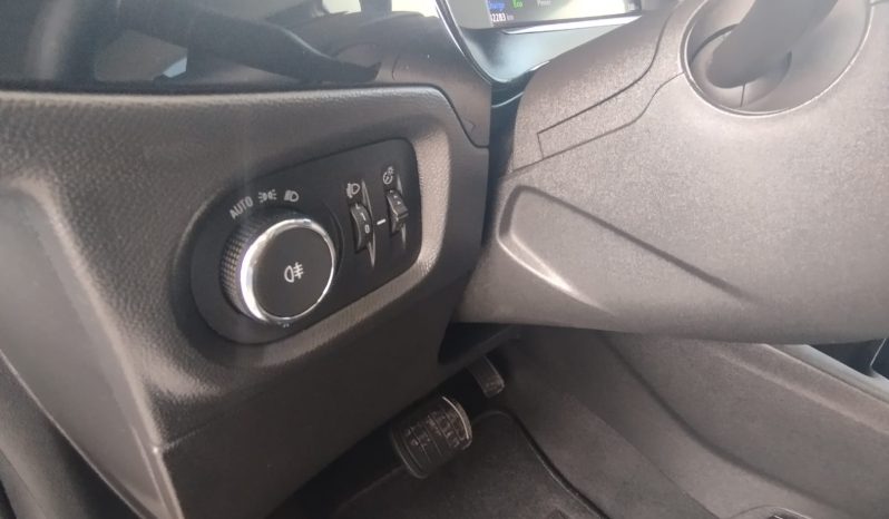 Opel Corsa-E completo