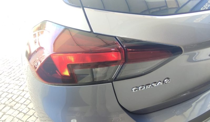 Opel Corsa-E completo