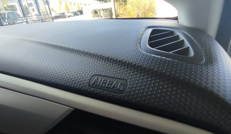 Opel Corsa-E completo
