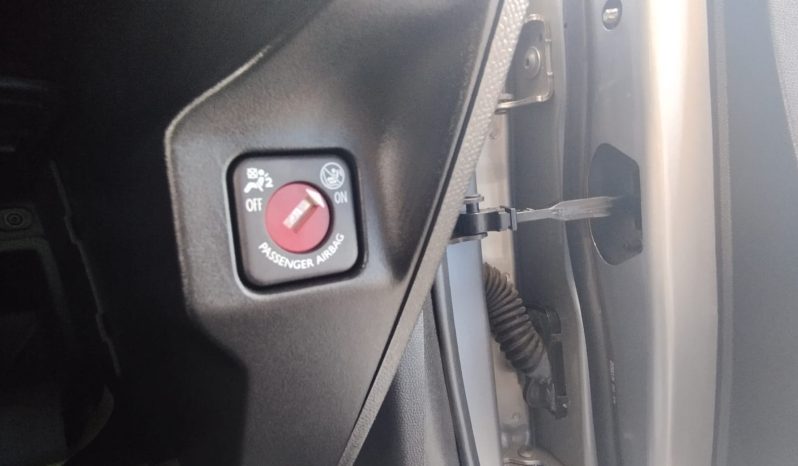 Opel Corsa-E completo