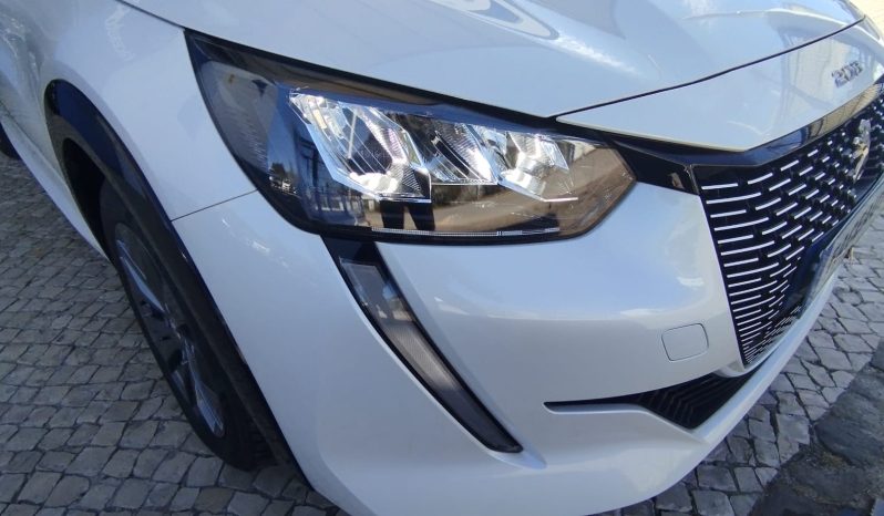 Peugeot e-208 completo