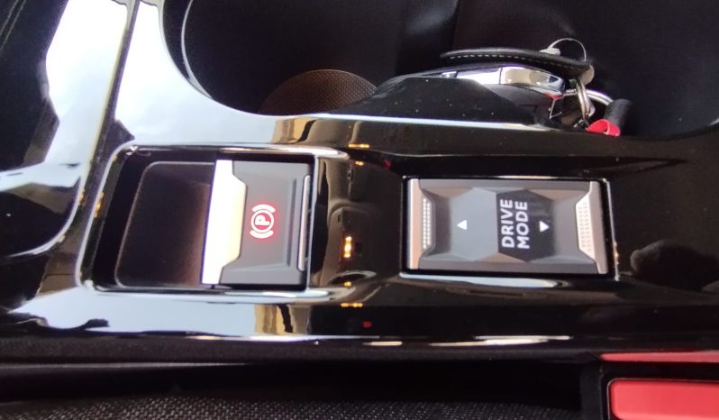 Peugeot e-208 completo