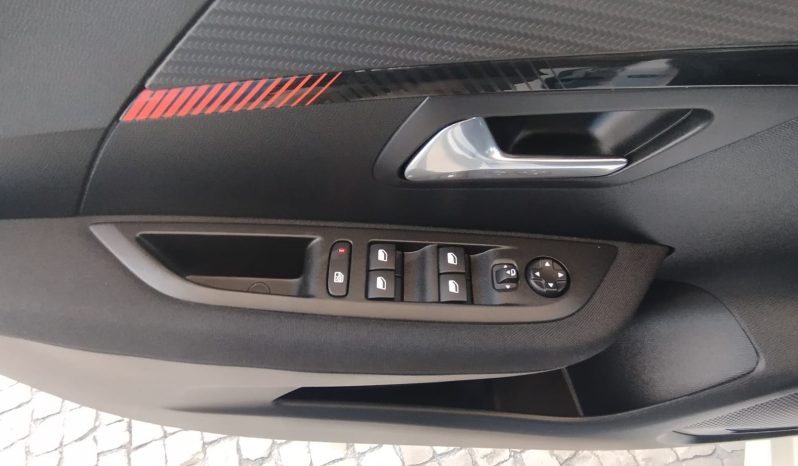 Peugeot e-208 completo