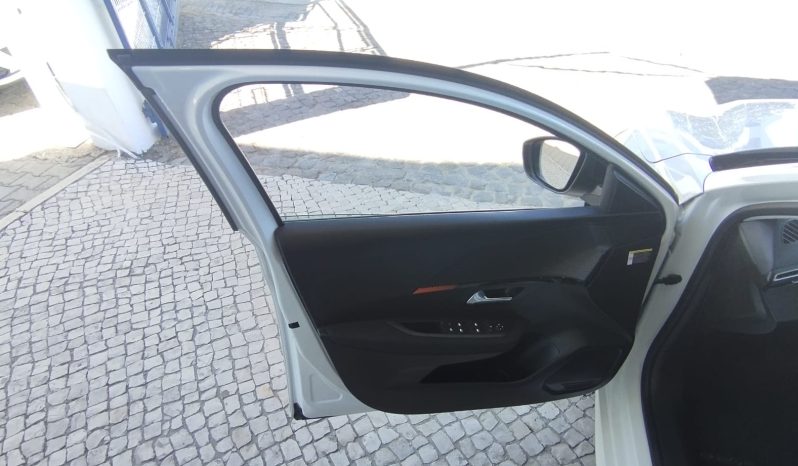 Peugeot e-208 completo