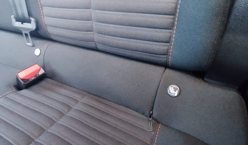 Peugeot e-208 completo