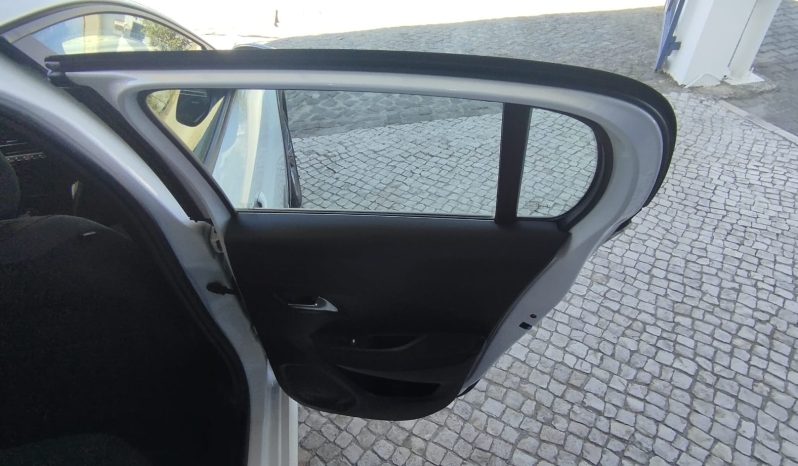 Peugeot e-208 completo