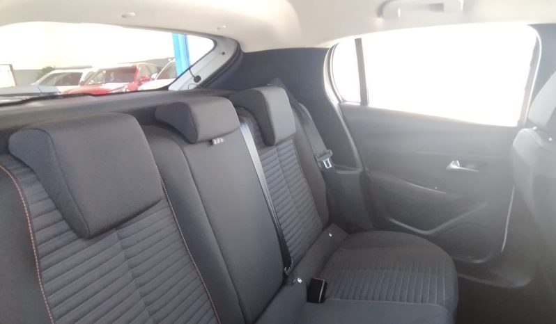 Peugeot e-208 completo